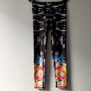 Evolution and Creation Active Womens XS Leggings Black Tropical Floral Print